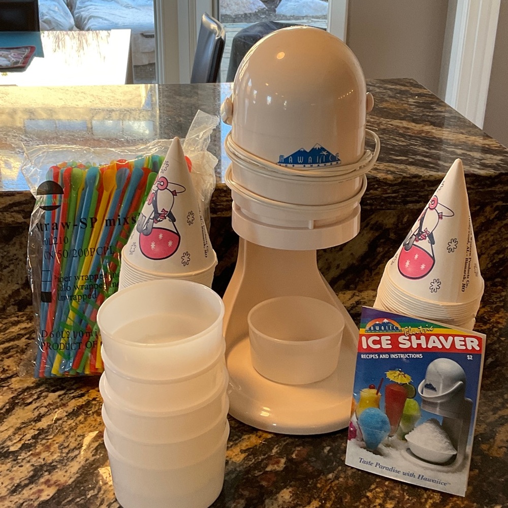 Hawaiian ice maker